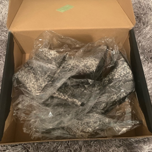 Fashion Nova Boots - Picture 3 of 8